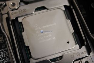 Intel-Broadwell-E-6950X-6