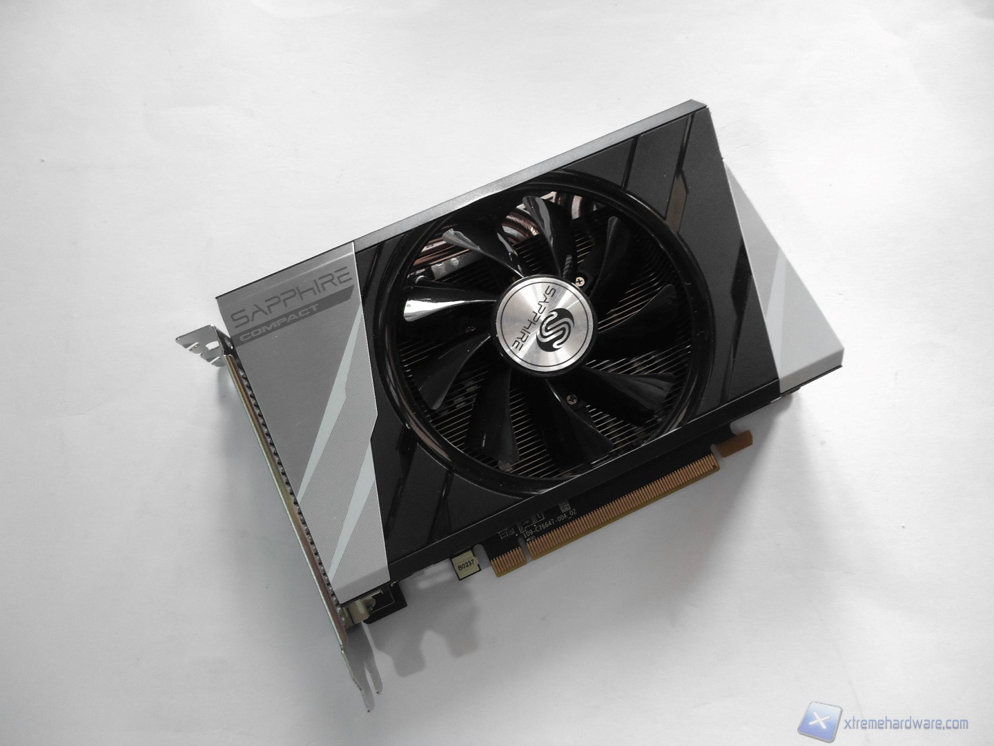 Sapphire R9 285 ITX Compact OC 00001